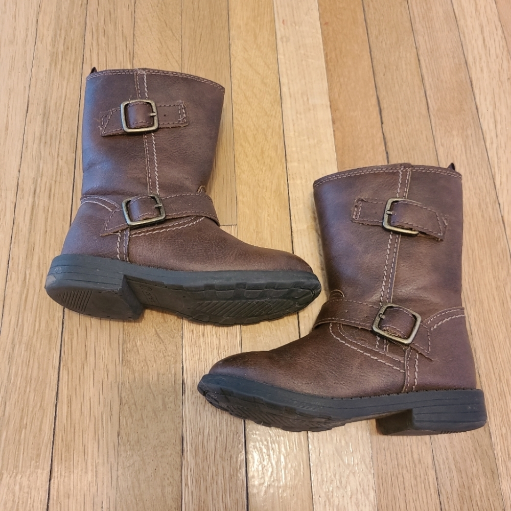 Carters size 7 boots